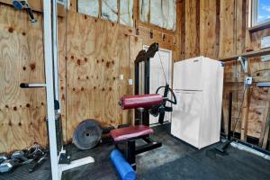 Adorable 1 BDR with Full Kitchen Deck Washer Dryer