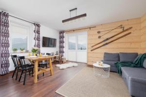 Królewska Apartment with Mountain View by Renters