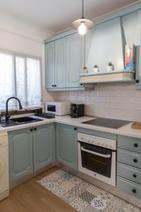 Casa con jardín junto a la playa