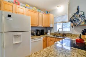 Less Than Half-Mi to St Pete Beach Condo with Pool!