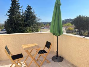 Maisons de vacances Studio terrasse avec une vue degagee 3km Avignon : photos des chambres