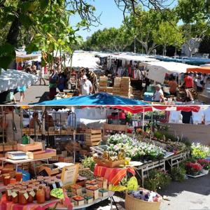 Maisons de vacances Studio terrasse avec une vue degagee 3km Avignon : photos des chambres