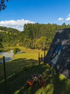 Cabana com Hidromassagem e Vista, a 12km de Treze Tílias