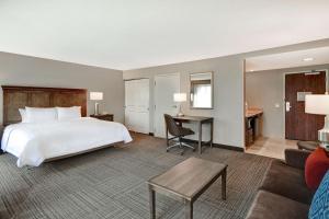 King Studio - Mobility and Hearing Access/Non-Smoking room in Hampton Inn & Suites Alexandria Old Town Area South