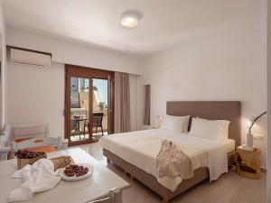 Junior Suite with Pool View room in Porto Kaza
