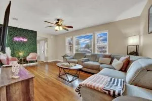 Loaded House and Guest House w Game Room Gym - 林恩避风港