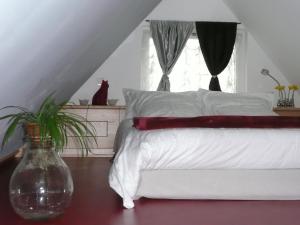 B&B / Chambres d'hotes Le Chat Rouge Chambres d'Hotes de Charme en Alsace : photos des chambres