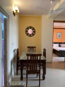 home away from home close to Delhi Airport and Metro two bedroom