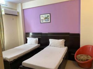 home away from home close to Delhi Airport and Metro two bedroom