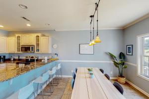 The Tides --- 19979 Sandy Bottom Cir, Unit #502