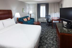 King Room with Sofa Bed - Non-Smoking room in Hilton Garden Inn Austin North