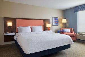 King Room - Mobility Access/Non-Smoking room in Hampton Inn & Suites Providence / Smithfield