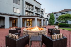 Courtyard Columbus Airport