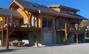 Chalets Grand chalet au calme avec vue sur la Petite Suisse Provencale : photos des chambres
