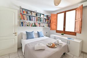 IzzHome Full Center Terrace img1