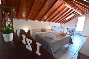 IzzHome Full Center Terrace img16