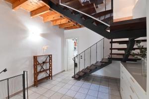 IzzHome Full Center Terrace img36