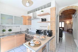 IzzHome Full Center Terrace img45