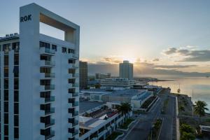 ROK Hotel Kingston Tapestry Collection By Hilton
