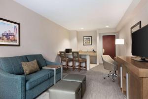 One Bedroom King Suite- Non-Smoking room in Hampton Inn Long Island-Brookhaven
