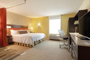 King Studio Suite - Hearing Access room in Home2 Suites by Hilton Seattle Airport