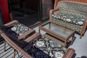 Cowboys & Angels - Classic Sedona style wgreat location