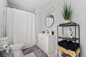 West High 3BR Private Backyard Petersburg Gem