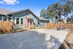 Quaint Cottage downtown Waco close to Magnolia, Baylor uni., Cameron Park Zoo...