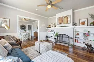 Quaint Cottage downtown Waco close to Magnolia, Baylor uni., Cameron Park Zoo... - Bellmead