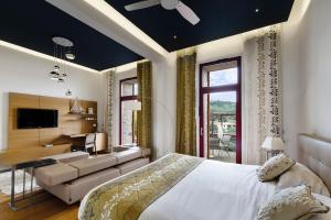 Hotels Domaine Riberach : Suite Junior avec Terrasse - Non remboursable