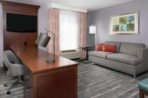 King Studio Suite - Non-Smoking room in Hampton Inn & Suites Orlando Airport at Gateway Village