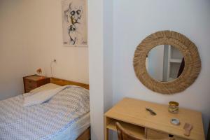 Central Sofia 3-bedroom apartment - Urban Art gallery - Free Parking!