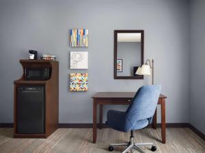 King Room with King Bed - Non-Smoking room in Hampton Inn & Suites Tulsa South Bixby