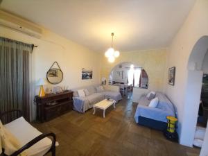 Nikos Asklipios Paros