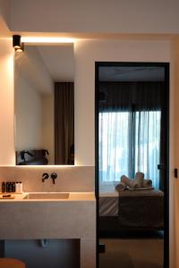 LAN-GO SIVOTA Luxury Living