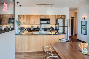The Crescent 201 by Okanagan Premier