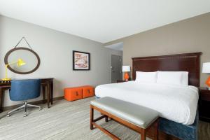King Room with King Bed - Non-Smoking room in Hampton Inn & Suites National Harbor/Alexandria Area