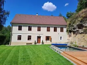 Chalupa Zátyní - celý objekt - Blíževedly