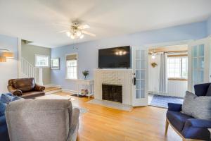 Charming South Bend Retreat about 1 Mi to Notre Dame!