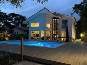 Villas Pleasant air-conditioned villa with heated pool : photos des chambres