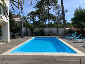 Villas Pleasant air-conditioned villa with heated pool : photos des chambres