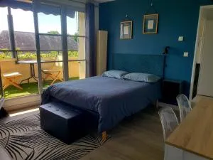 LE VINCI Studio tout confort proche centre ville avec terrasse et parking - 拉·寿塞·圣·威