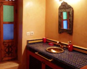 Red Twin Room room in Riad Puchka
