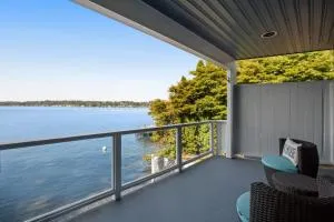 Paddle Boards Private Dock Sleeps 9 - Getchell