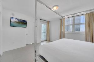 Luxurious private unit with parking