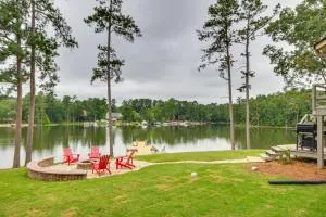 Waterfront Lakehouse with Private Dock and Fire Pit! - Hollywood Point