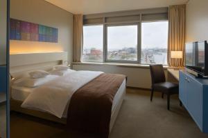 Comfort Queensize Zimmer mit seitlichem Blick auf die Weser room in Atlantic Hotel Sail City
