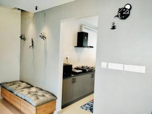 BRAND NEW ULTRA-MODERN SEAVIEW APARTMENT IN OMR!