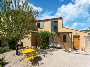 Villas Lavish Villa in Malauc ne with Private Garden : photos des chambres