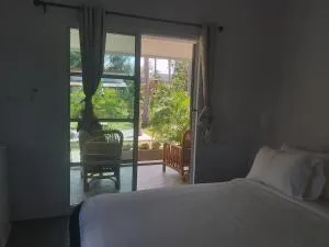 Nice Home Stay at Samroiyod - Num Sau